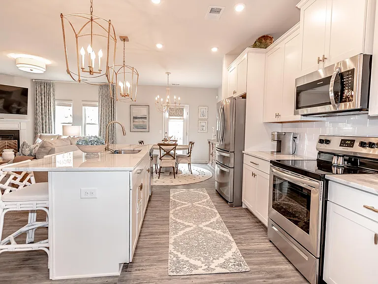 144 Madison Bnd — Photo 11