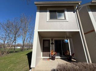 634 Robin Ct, Grayslake, IL