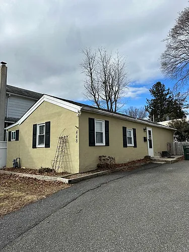 448 Vernon St Photo 1
