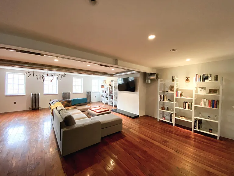704 Druid Hill Ave — Photo 10
