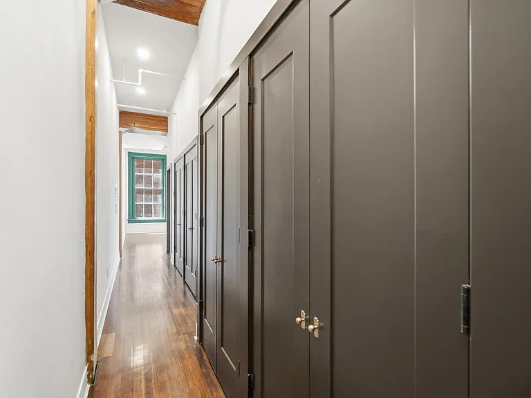 907 Main St #5 — Photo 26