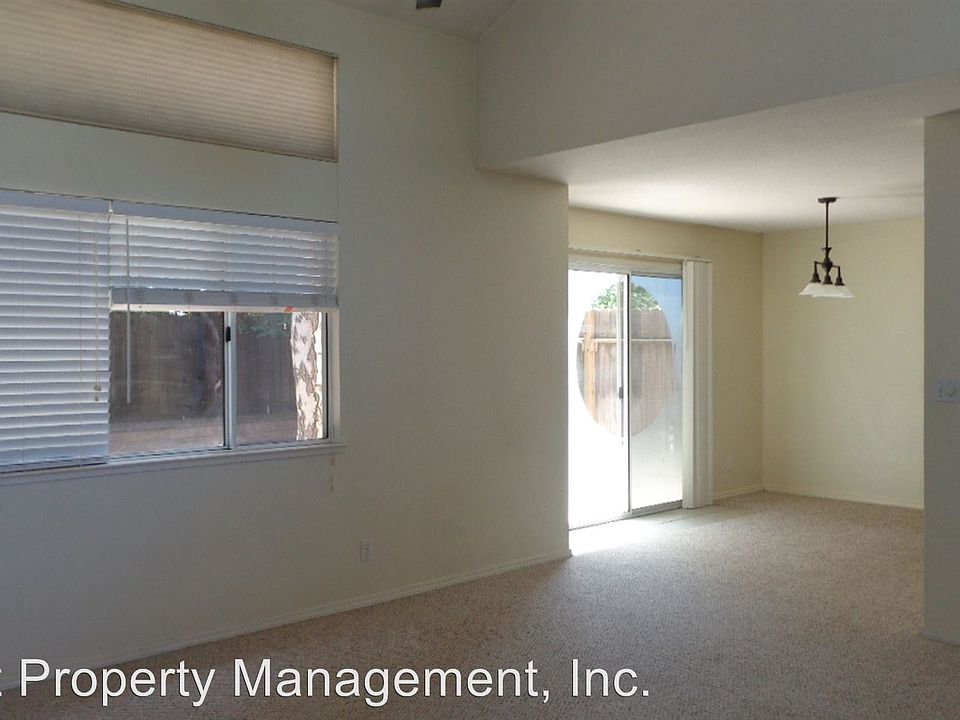 2nd image of 1638 Wildflower Cir