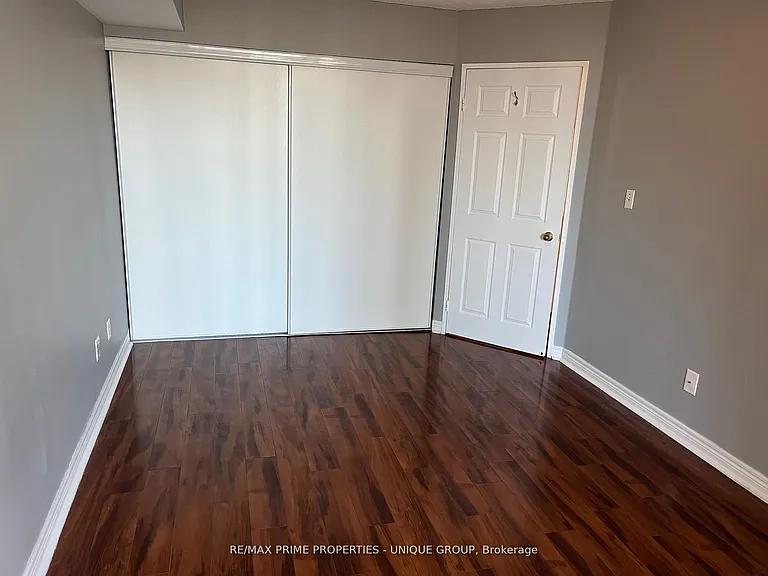 43 Eglinton Ave E #1506 — Photo 9