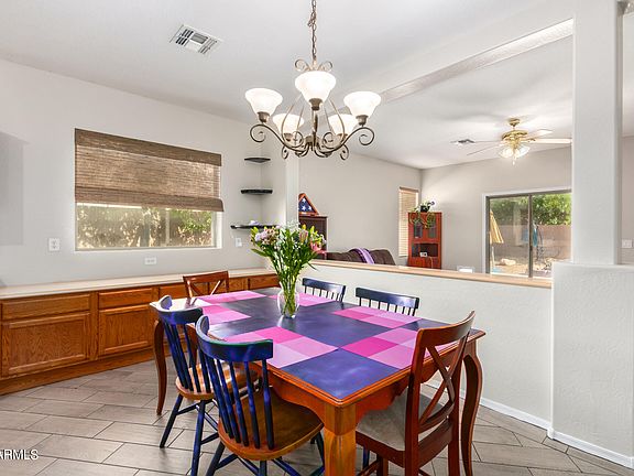 5th image of 457 E CHELSEA Drive