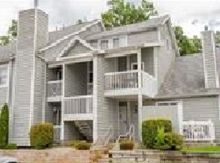 1420 N Oak Hill Dr UNIT J-8, South Bend, IN