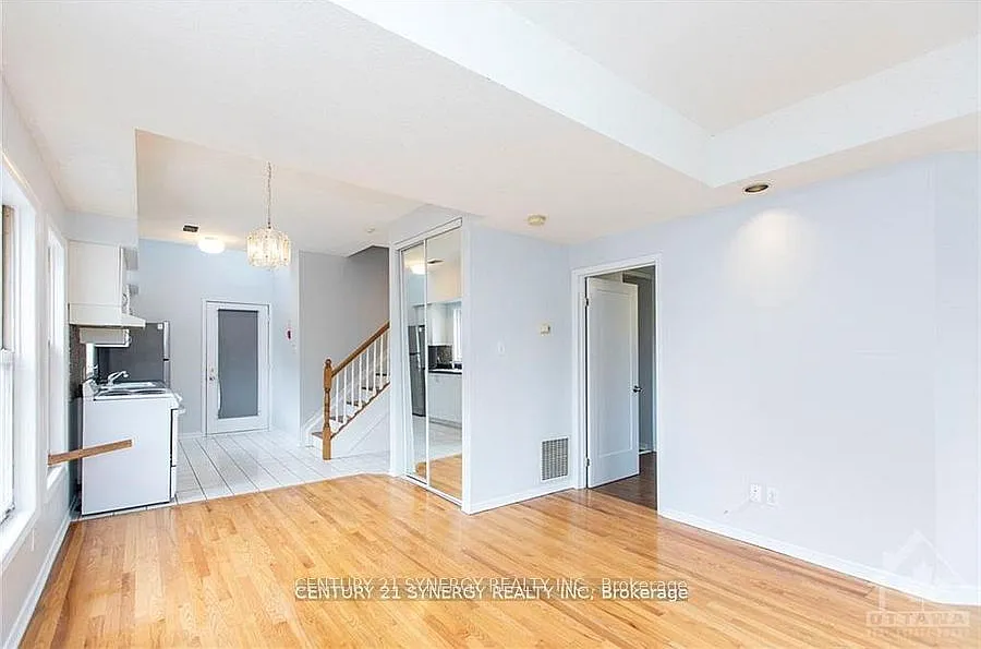 3 bed, $2,195 — Photo 4