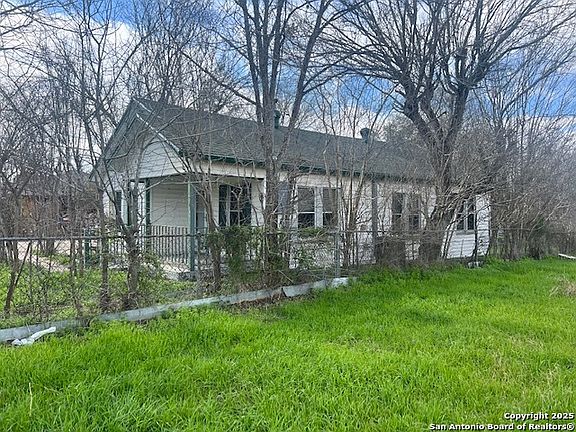 5th image of 1117 Standish