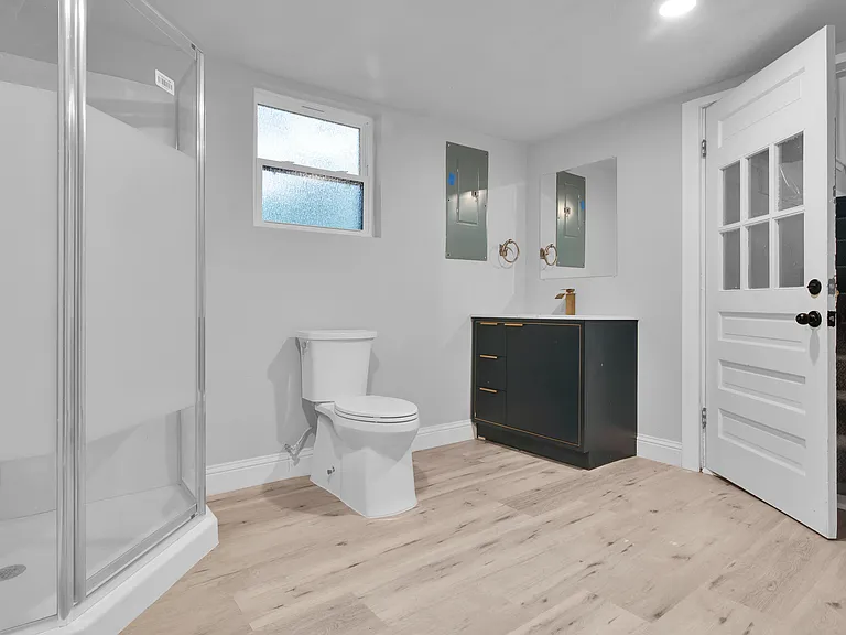 34 W Parnell St — Photo 12
