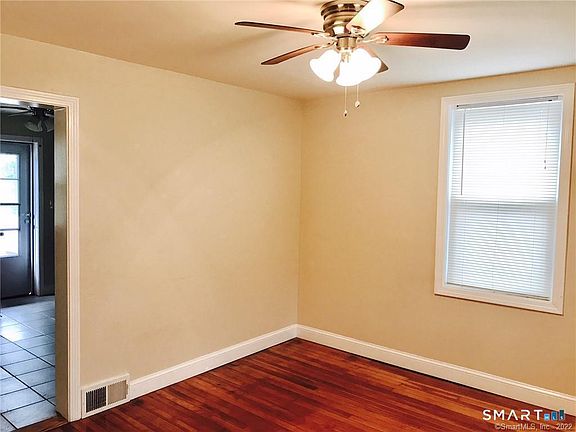 4th image of 569 Hope St