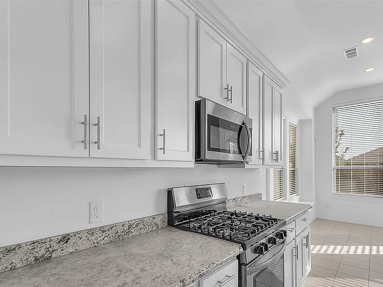 1805 Everglades Dr — Photo 11