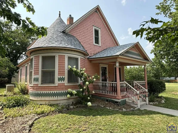 11 Oak St, Cottonwood Falls, KS 66845