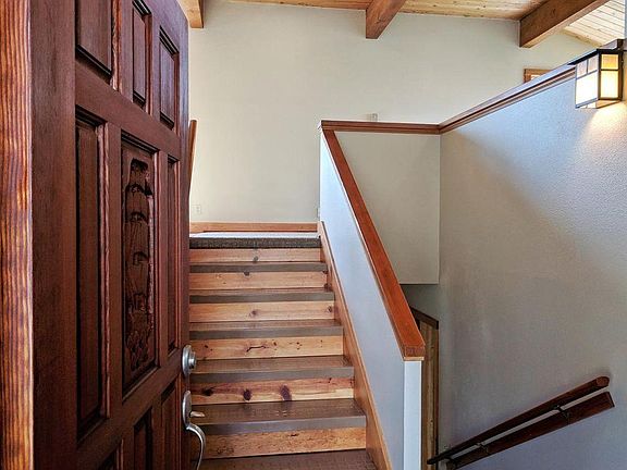 514 SW 7th entryway landing