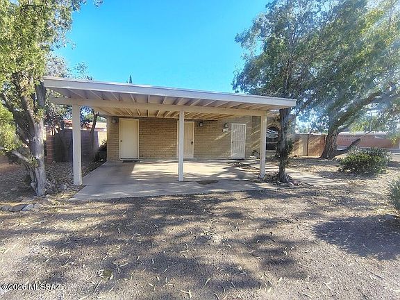 3rd image of 4502 E Fort Lowell Rd