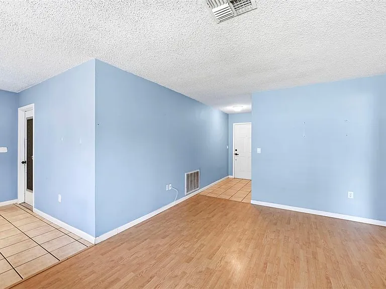 4314 Pinefield Ave — Photo 6
