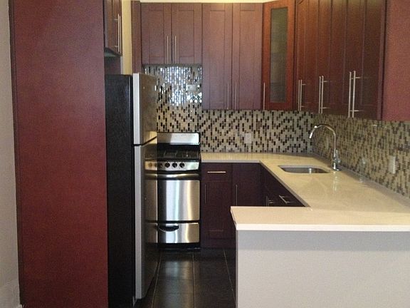 2nd image of 1273 Pacific St APT 2F