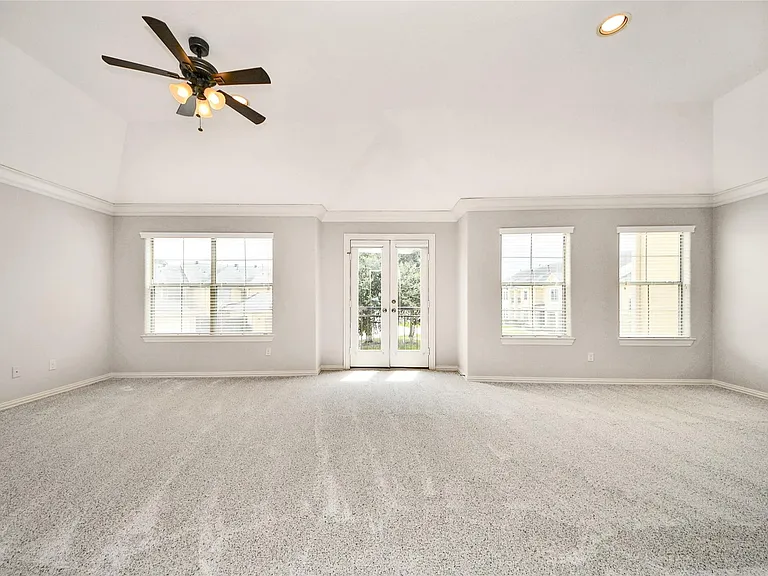 2046 Palm Forest Ln — Photo 21