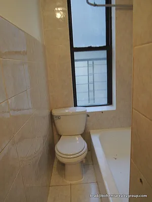 Rented by Bohemia Realty Group | media 36