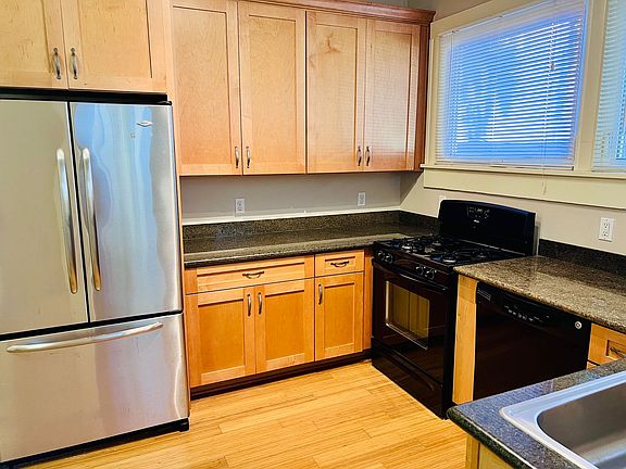 2nd image of 3108 N Williams Ave Unit B