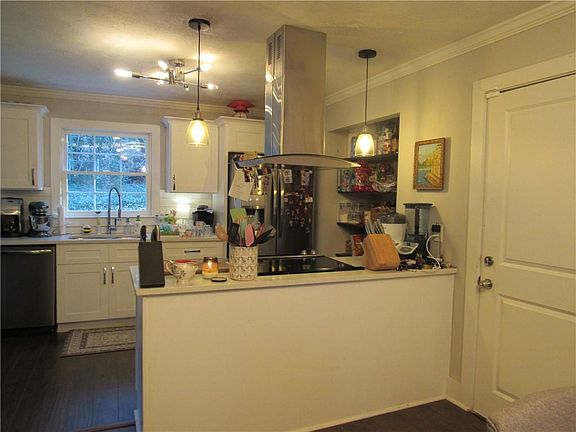4th image of 212 Bristol Ln