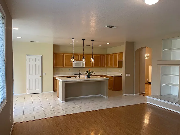 4647 W Avenue J13 — Photo 2