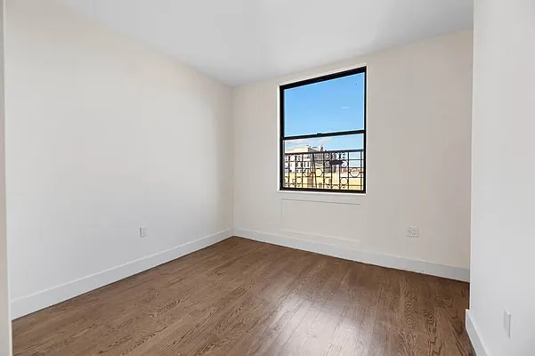 Rented by REAL New York | media 25