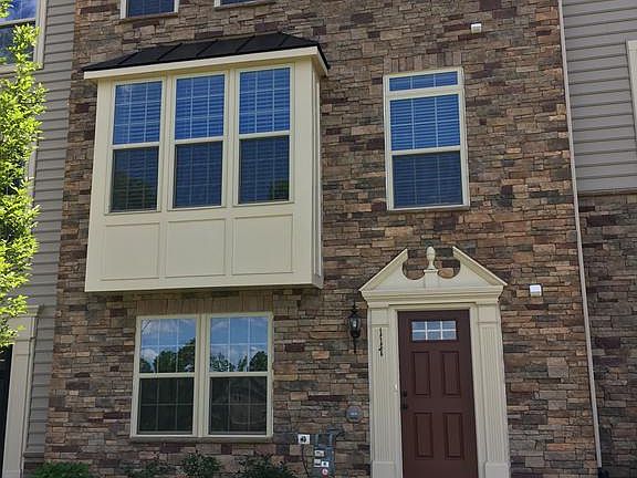 Welcome to 117 Sweetgum Ct with Pond Views!