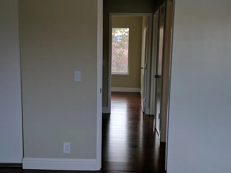 1566 Capri Dr — Photo 3