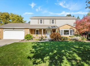 2351 Tanglewood Dr, Aurora, IL