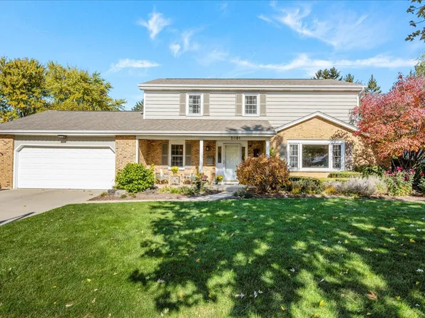 2351 Tanglewood Dr, Aurora, IL 60506