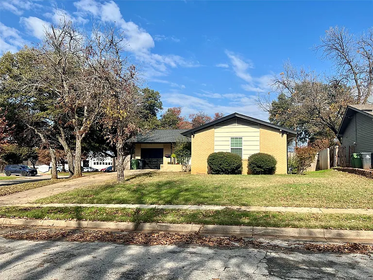 1113 Eric Ave — Photo 1