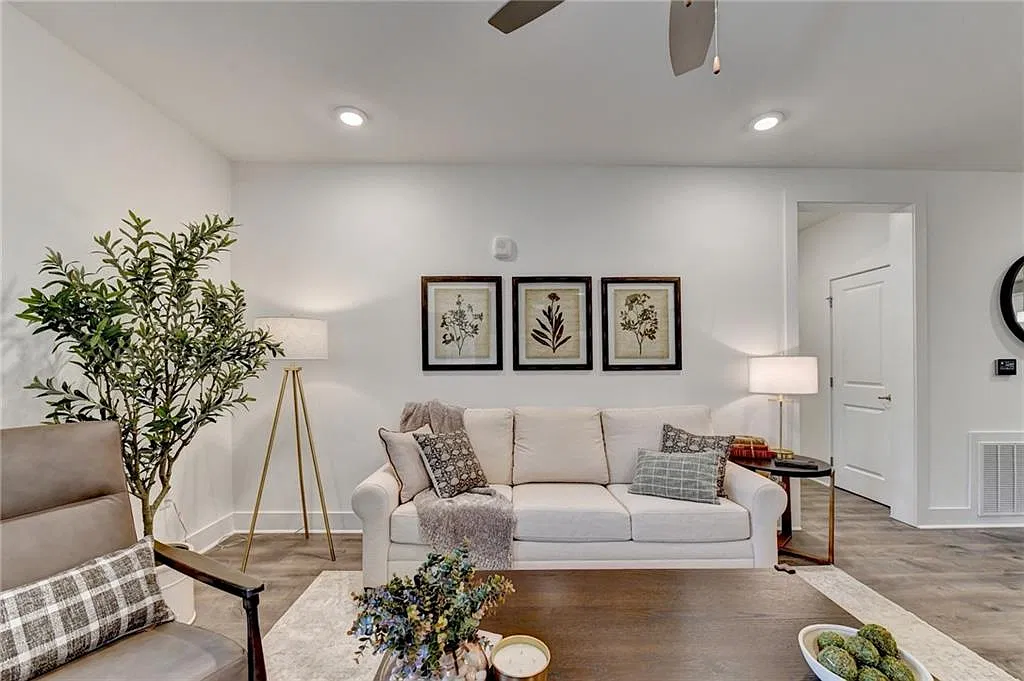 2 bed, 2.0 bath, 1702 sqft, $2,600 — Photo 4