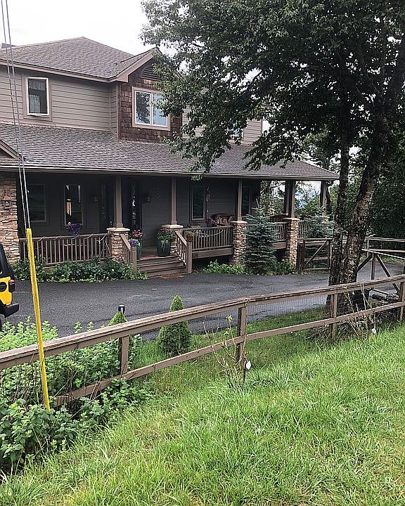 2nd image of 314 N Pinnacle Ridge Rd