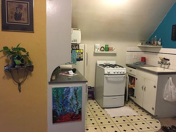 2nd image of 121 N Sherman St APT 2