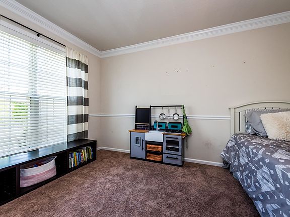4th image of 4056 Kristine St