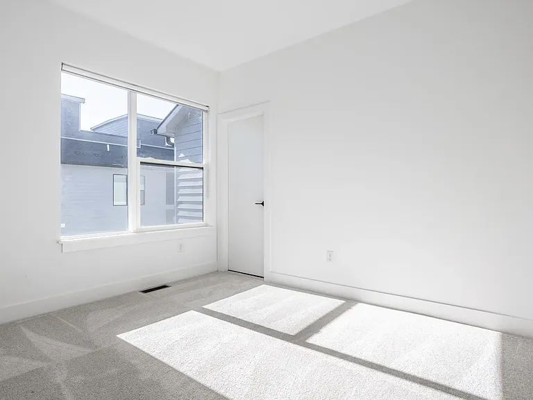 423 Leota St — Photo 26