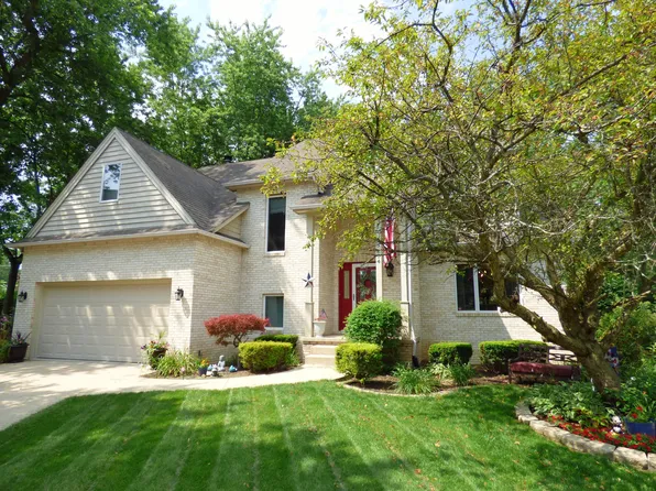 5204 Woodmere Ct, Valparaiso, IN 46383