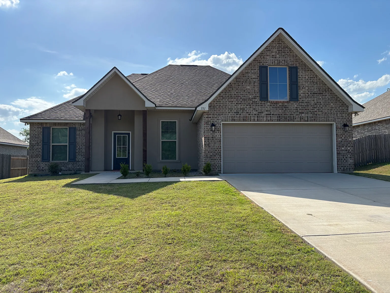3 bed, 1925 sqft, $2,200 — Photo 1