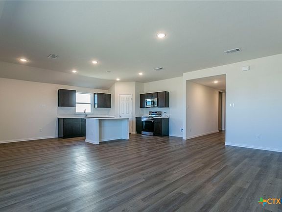 3rd image of 3820 Poteet Ct
