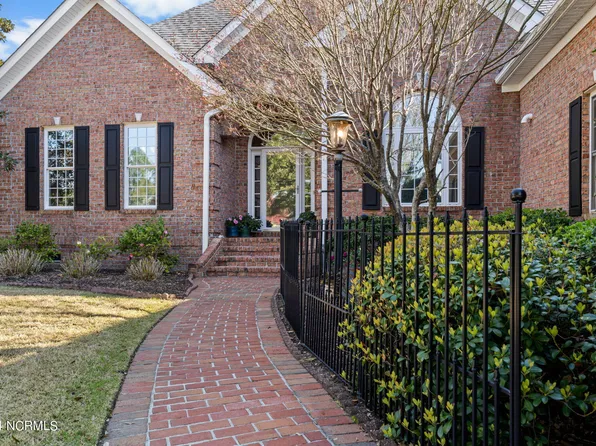 2752 Harbormaster Drive SE, Southport, NC 28461