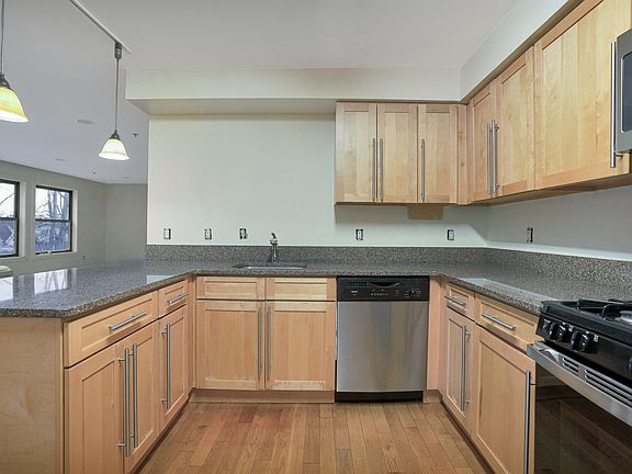 5th image of 5711 Jefferson St APT 302