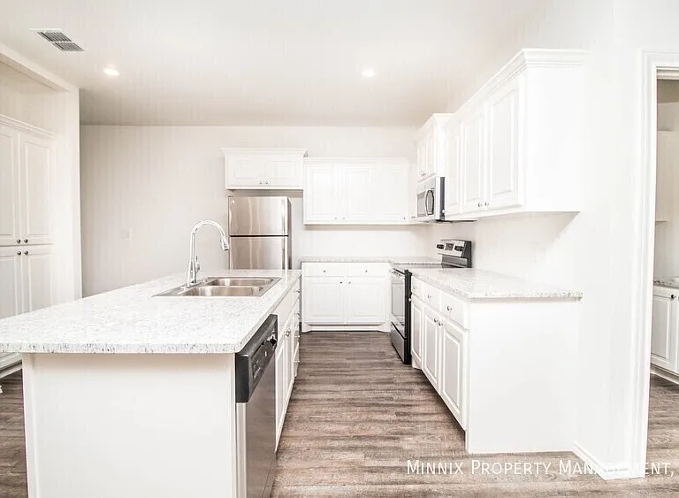 6912 21st St — Photo 15