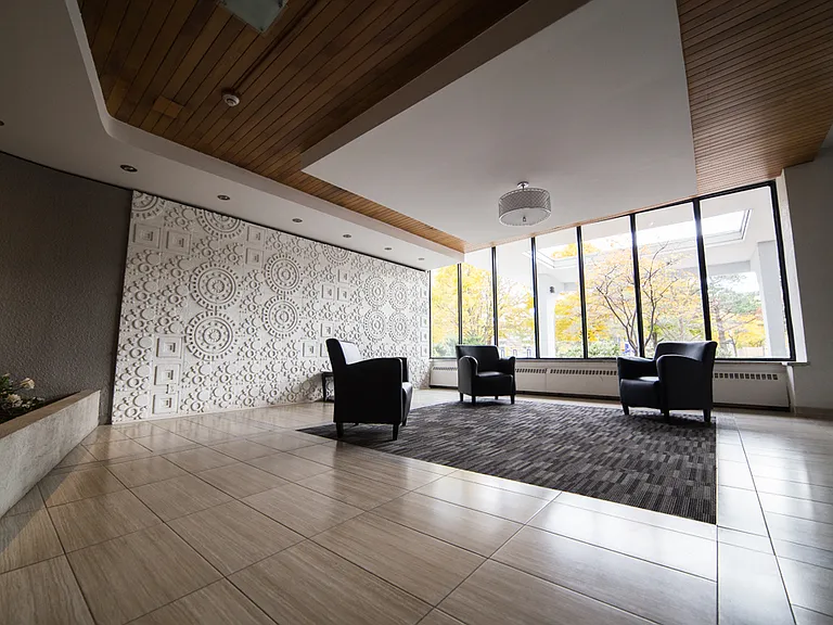 30 Fontenay Ct — Photo 3