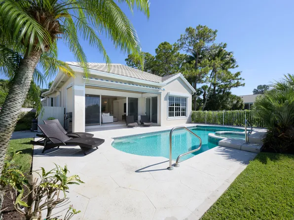 597 Masters Way, Palm Beach Gardens, FL 33418