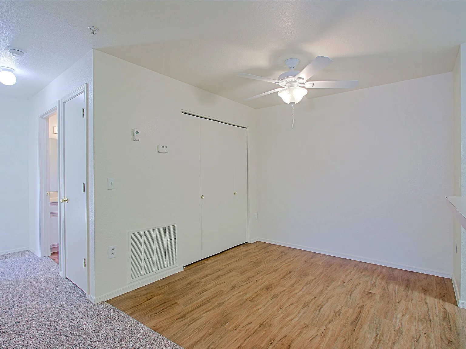 Terracina Apartments — Photo 3