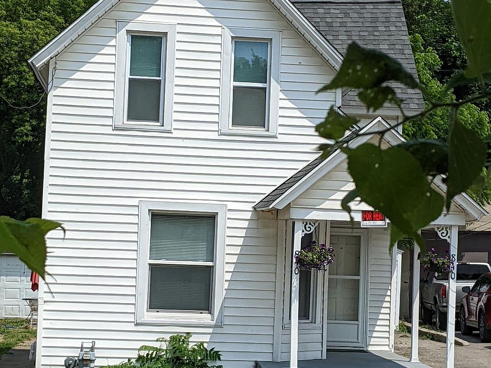 1st image of 840 Lafayette Ave NE