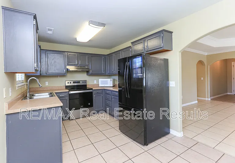 3703 SW Carriageway Ave — Photo 8