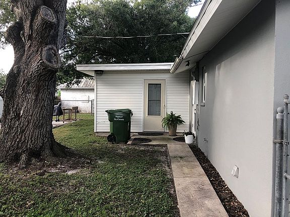 5th image of 1020 S Allendale Ave