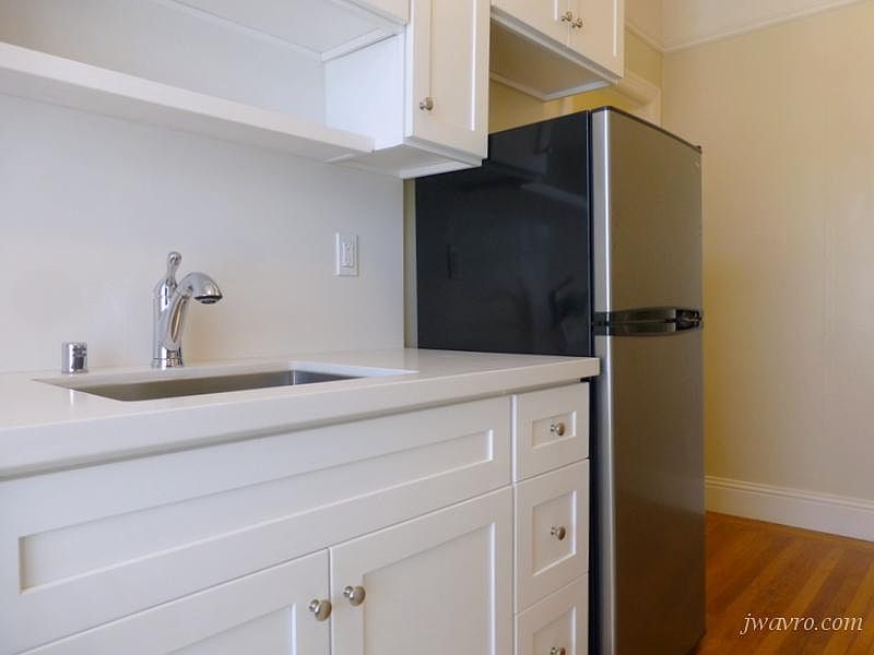 1st image of 2325 Jackson St #203