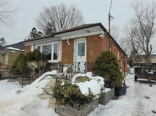 52 Flora Dr, Toronto, ON M1P 1A4