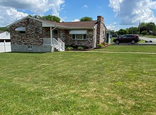 507 Mountain Ln, Bluefield, VA 24605